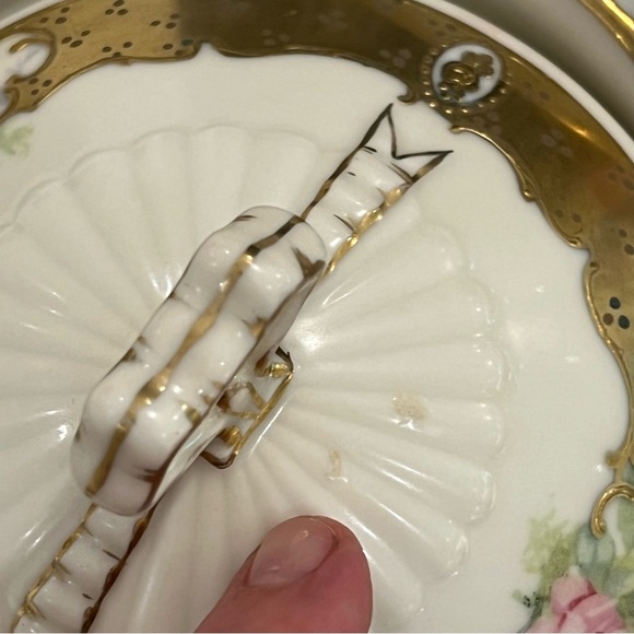 Vintage Porcelain Small Lidded Tureen with Handles - Picture 9 of 16